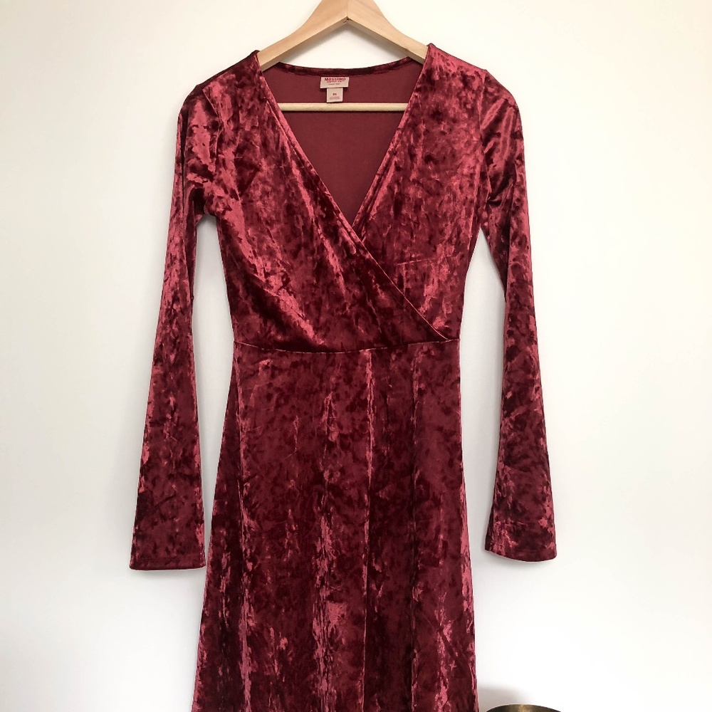 Long Sleeve Red Velvet Dress